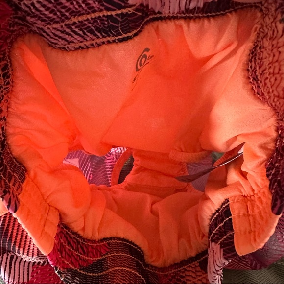 Old Navy girl’s athletic shorts - multi color w lining - M (8) GUC - Picture 5 of 6